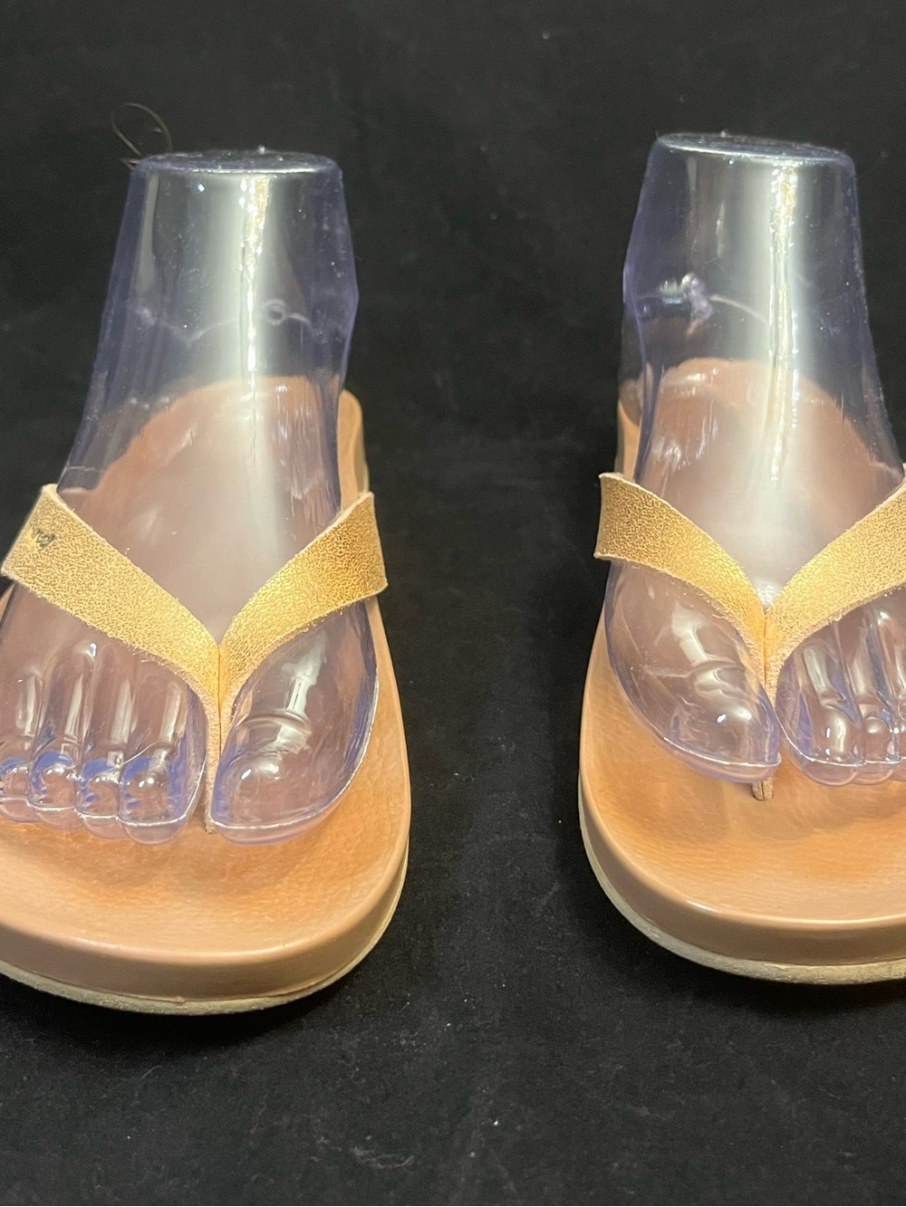 Reef Women's Rose Gold Metallic Strap Flip-Flops 8* (see chart)